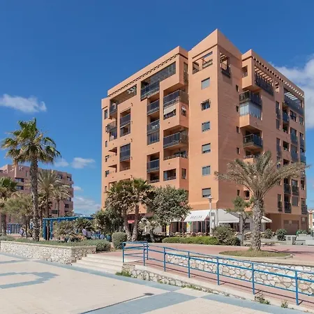 C68 - Seafront Central Appartement